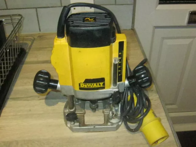 Dewalt Dw615 Corded 1/4" Plunge Router 110V-900W + Extras No Case Gwo