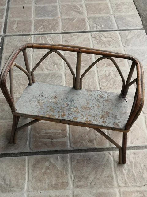Petit banc de poupées, ancien