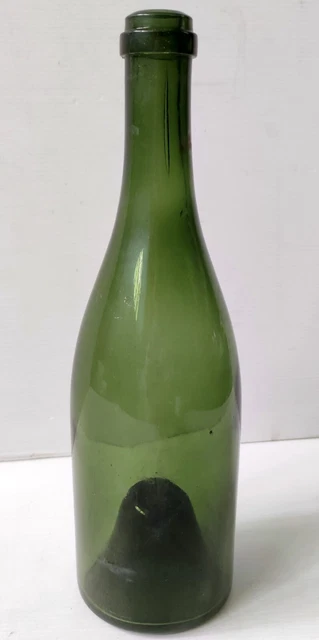 Pêche. Piège à vairons. Verre translucide. Cul très rentré, en forme d