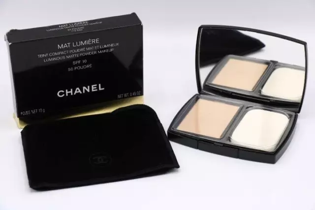 Chanel Mat Lumière | Teint compact poudré mat et lumineux ⎸  50 Poudré