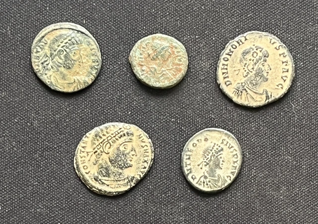 Monnaies Romaines Antiques - Reproduction Plaqué Or - Set De 8 Pièces - Fait Main