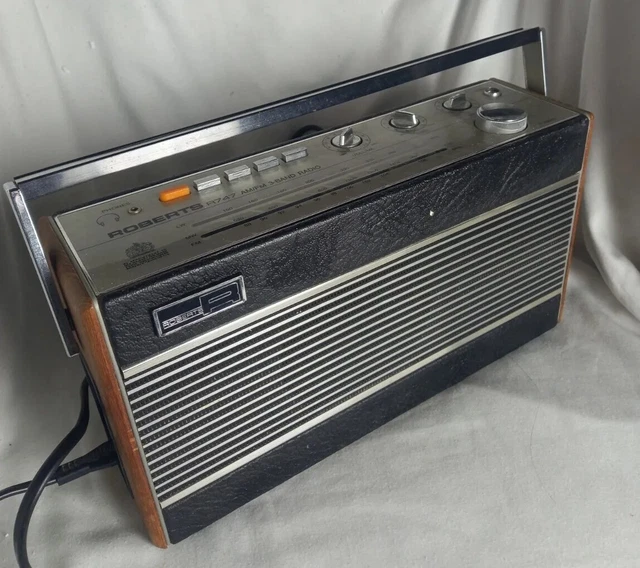 VINTAGE ROBERTS R747 AM/FM 3 Band Radio Leather & Wood WORKING £25.00