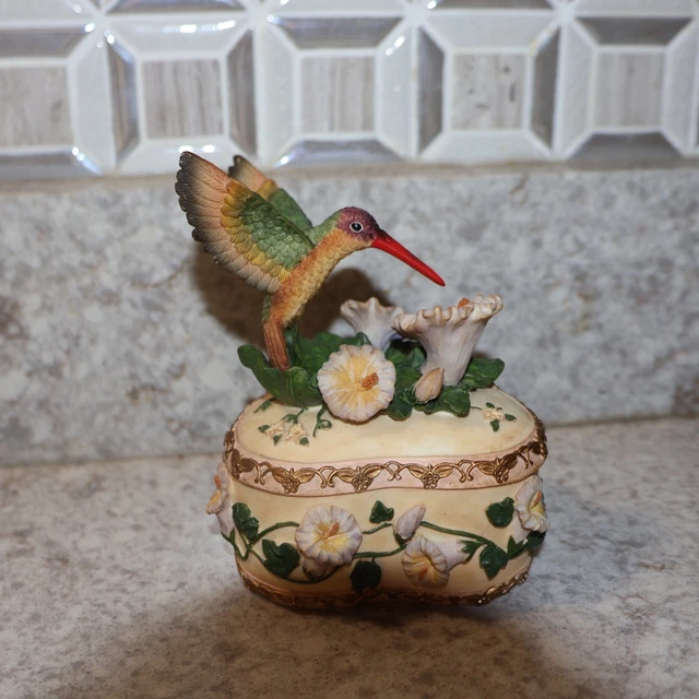 HERITAGE HOUSE SING A Song Music Trinket Box “Wind Beneath My