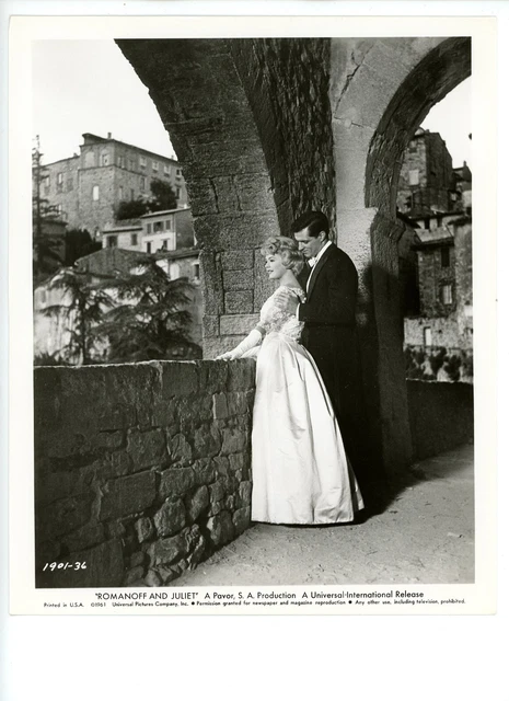 VINTAGE 8X10 PHOT Romanoff e Giulietta (1961) Sandra Dee Giovanni Gavin