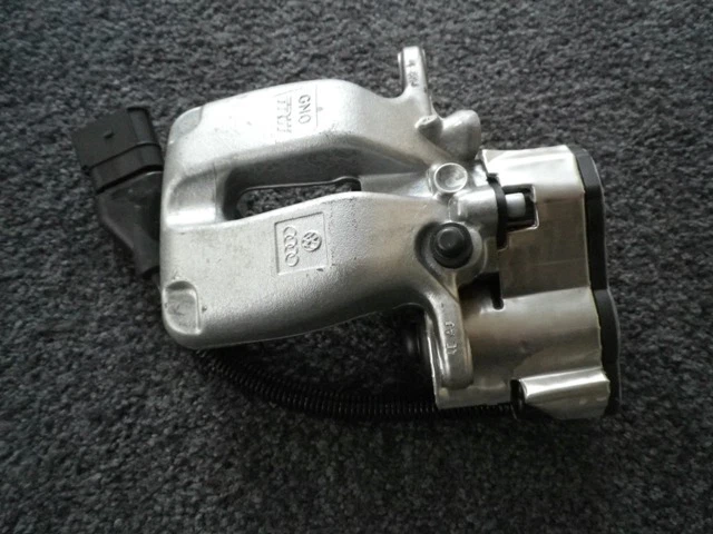 ORIGINAL STELLMOTOR ELEKTRISCHE Handbremse Audi A8 S8 4E Feststellbremse EPB EUR 210,00 - DE