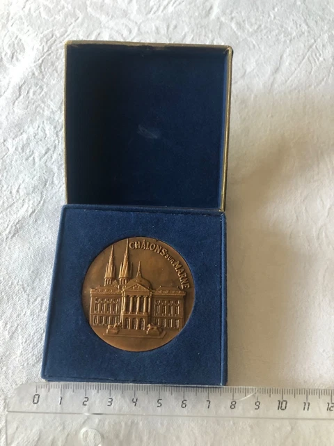 Médaille De Table - Ville De Nantes - Deux Médailles , Une Offerte Par Le Maire Bellamy 3 3 Cm Et Inaugura Médaille De Table - Ville De Nantes - Deux Médailles , Une Offerte Par Le Maire Bellamy 3 3 Cm Et Inaugura