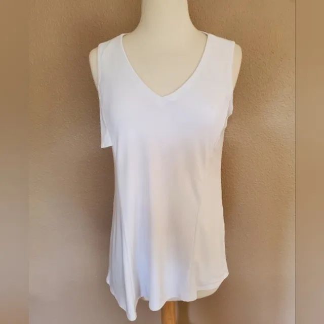 Joseph Ribkoff Womens Sleeveless Blouse. Size: 4  Excellent Condition!