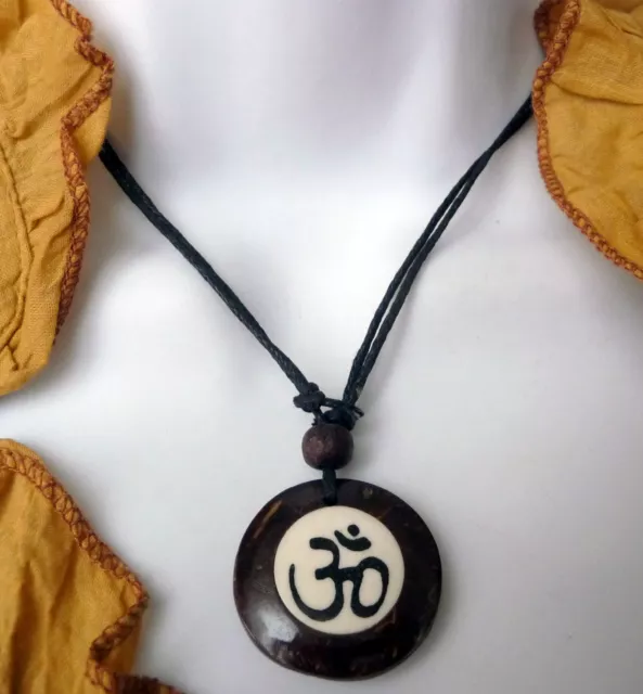 AUM OM Ohm Halskette, Anhänger, Amulett - Yoga Glück Buddhismus Hindu