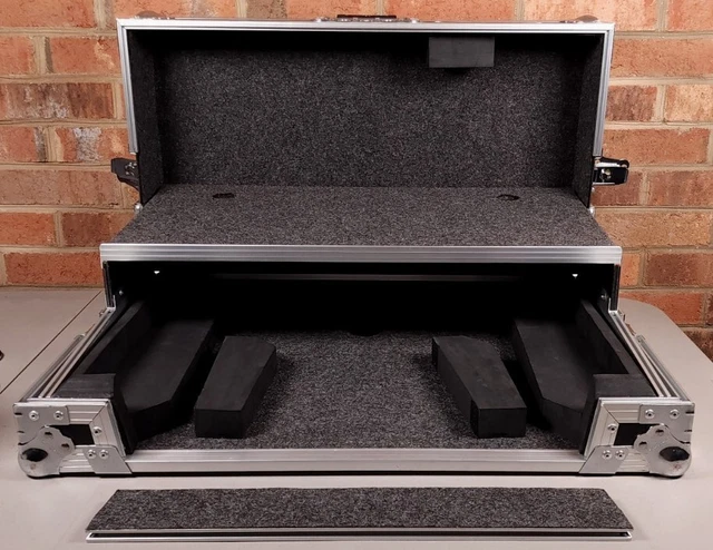 Odyssey FZGSPIDDJSR2 Black Label Glide Flight Case Pioneer DDJ-SR2