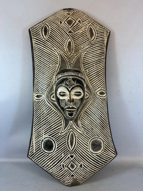 230733 - African shield from the Chokwe - Angola.