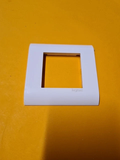 Plaque Legrand Mosaic 3x2 Modules Horizontal Blanc 71mm - Modèle Avec Encadré (78806 L)