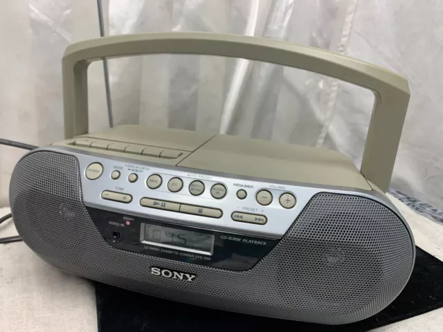 Sony CFD-S05 Vintage AM/FM Radio CD & Cassette Tape Player Recorder Boombox