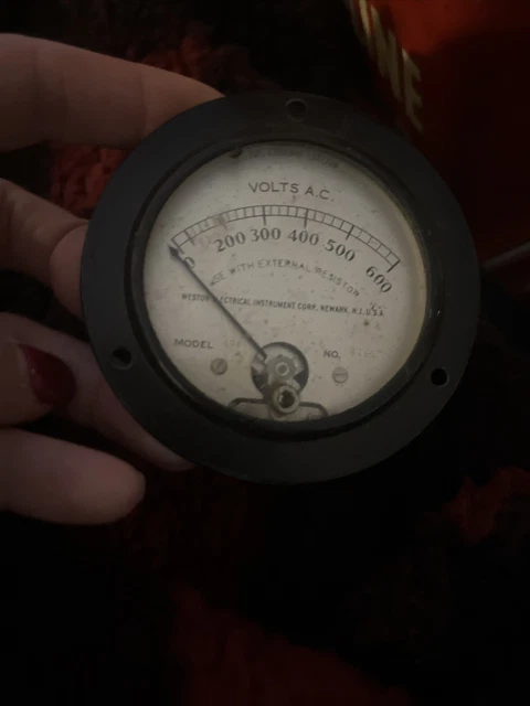 Weston Electrical Instrument Co. Model 476 Volts A.C Voltage 0-150 USA 0-4 0-750