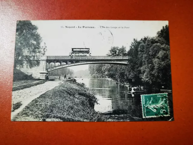 CPA 94 NOGENT LE PERREUX - L'Ile des Loups et le Pont