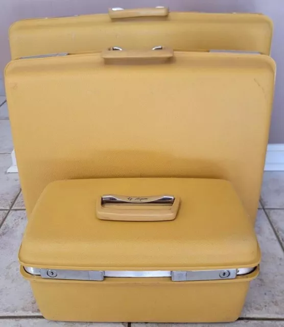 Very Vintage Aspen, JC Penney, Samsonite Luggage Set Royal Traveller Montibello