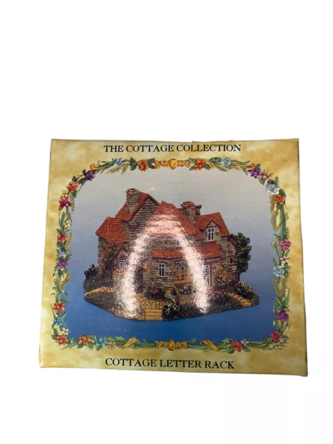 Leonardo College Cottage Letter Rack