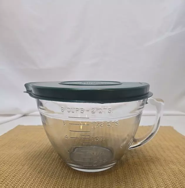 Anchor Hocking 2 Qt. Glass Measuring Cup / Batter Bowl With Green Lid