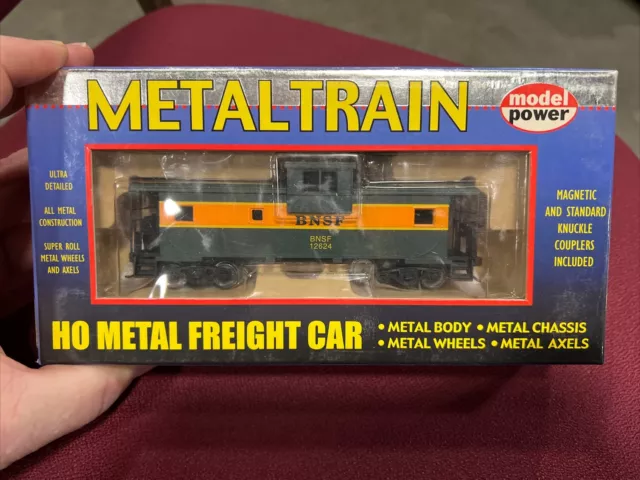 Model Power 2271 HO BNSF 34' Metal Cuppola Caboose #12624 NIB