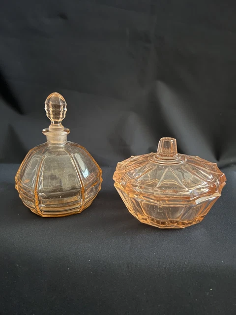 RARE HERMÈS TWILLY Un Jardin sur le Nil 100% soie NEUF dans sa boite d'origine EUR 150,00 RARE HERMÈS TWILLY Un Jardin sur le Nil 100% soie NEUF dans sa boite d'origine EUR 150,00