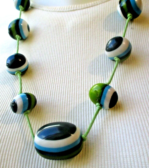 Collier Hippie Années 70 - Cordon Noir Avec Pendentif Résine Multicolore - Occasion Parfait état