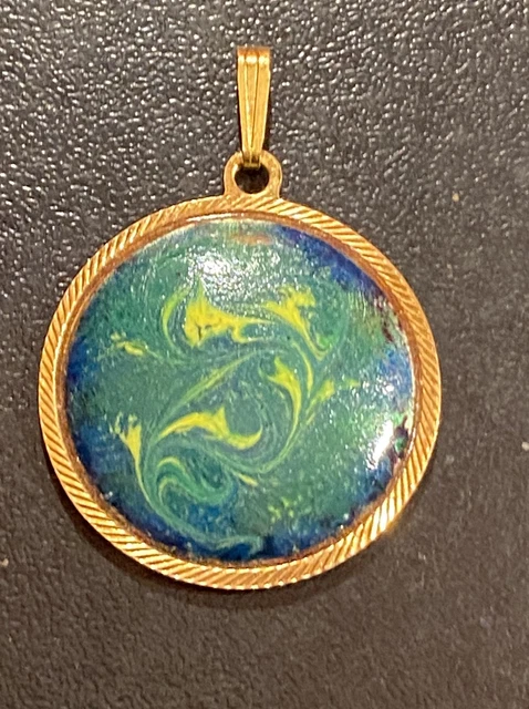 Pendentif Médaillon Ancien émaillé – Style Limoges, Vintage, Probablement Français, Occasion.
