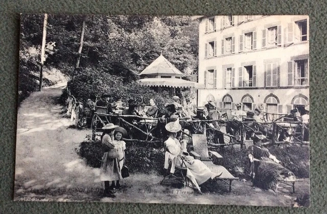 CPA. BAGNOLES DE L’ORNE. 61 - L’Etablissement Thermal à l’heure de la Musique.