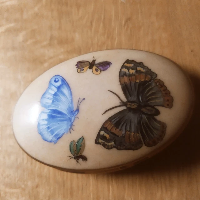 Importante et rare boîte à bijoux en porcelaine de Sèvres en bronze doré sur table en bronze - En vente sur France