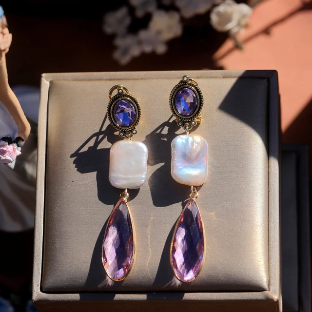 Boucles D'oreille Clip Chandelier Avec émaux Noirs, Gouttes En Verre Rose, Perles Dorées - Modèle QD4