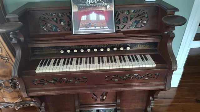 Antique Weaver Pump Organ