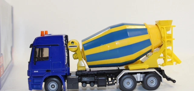 Grue Mercedes Conrad 1:50 – Modèle Publicitaire Jaune Et Bleu, Collection Véhicules De Chantier