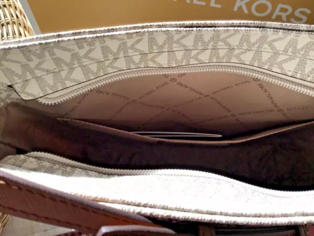 Michael Kors Jet Set Large Vanilla  Signature Messenger Crossbody Bag RRP $348 3