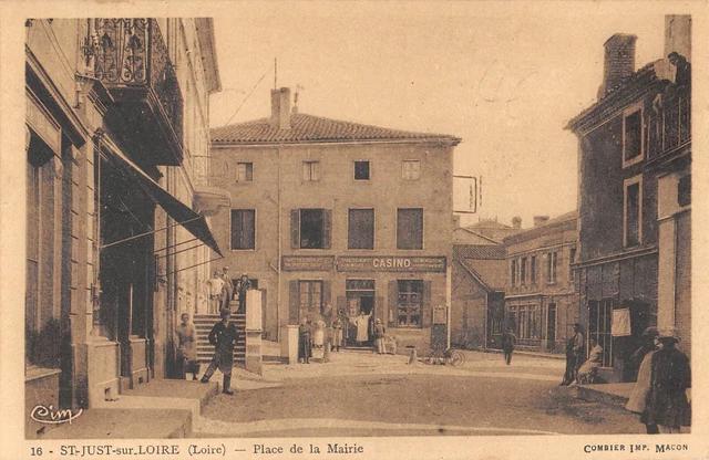 Cpa 42 Saint Just Sur Loire Place De La Mairie