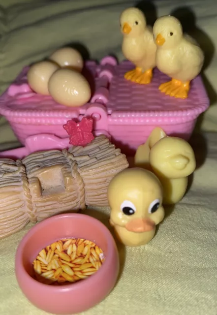 Barbie size Chickens, Eggs, Hay Duck & Picnic Basket