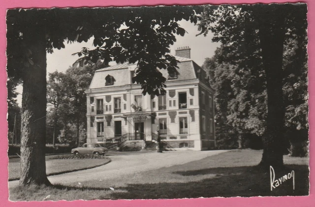94 - LE PLESSIS-TREVISE - La Mairie (Vieille voiture : Renault Dauphine)