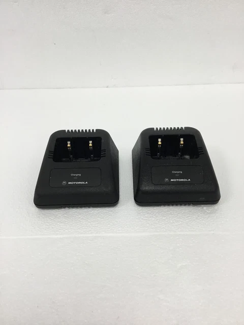 2x Motorola NTN1174A Radio Battery Charger No Adapter  WORKING FREE SHIPPING