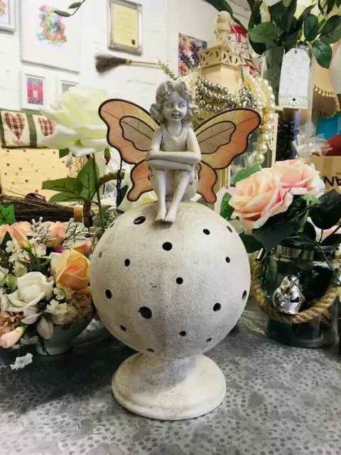 Art Deco Fee mit Flügeln sitzend auf Globe Teelicht Halter Tiffany Stil
