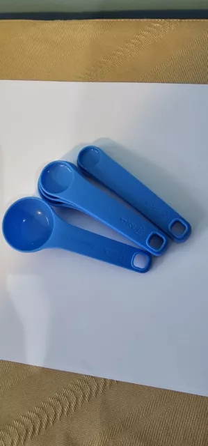 Tupperware Measuring Spoons Set Of 6.