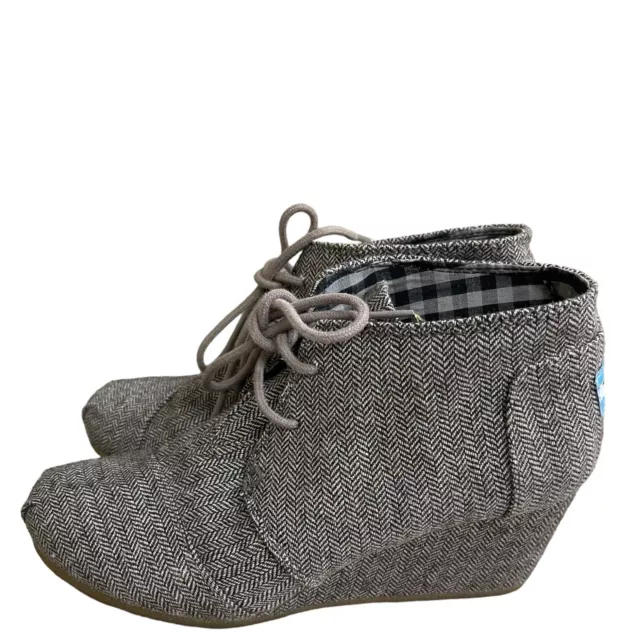 TOMS Women's Size 8  Wedge Ankle Bootie Tie Lace-up Brown Gray Tweed EUC