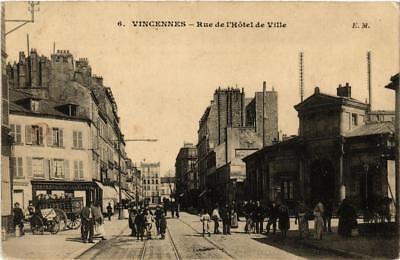 CPA ak vincennes rue de l' Hotel de ville (672335)