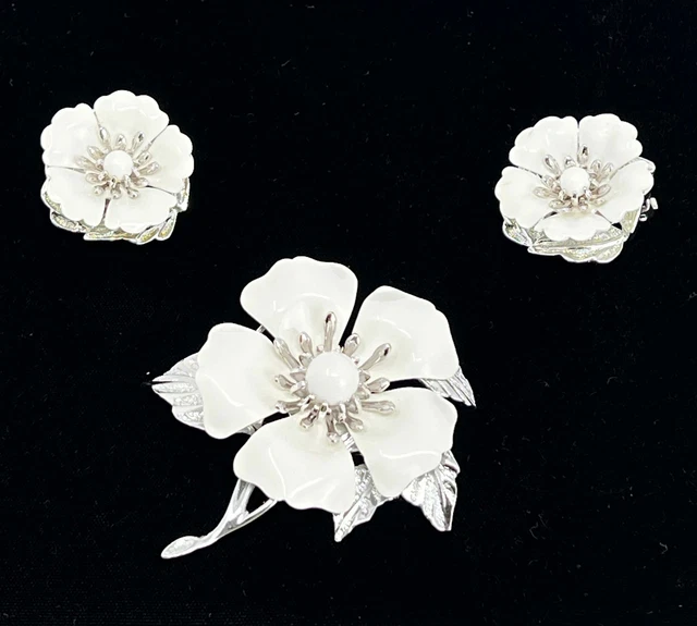 Vintage 1964 Sarah Coventry Summer Magic Brooch And Clip On Earrings Set**Wow!!