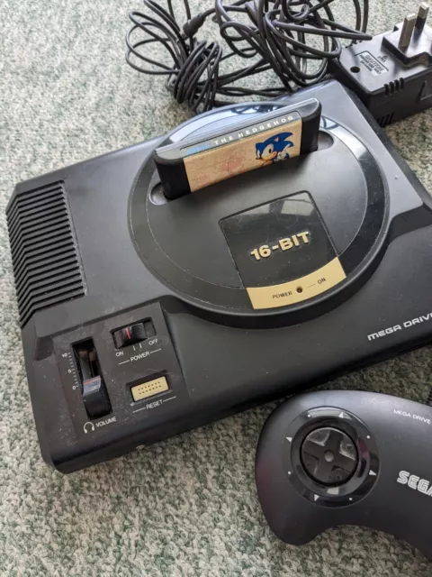 Sega Mega Drive 2 II Console (PAL) - with 2 Games