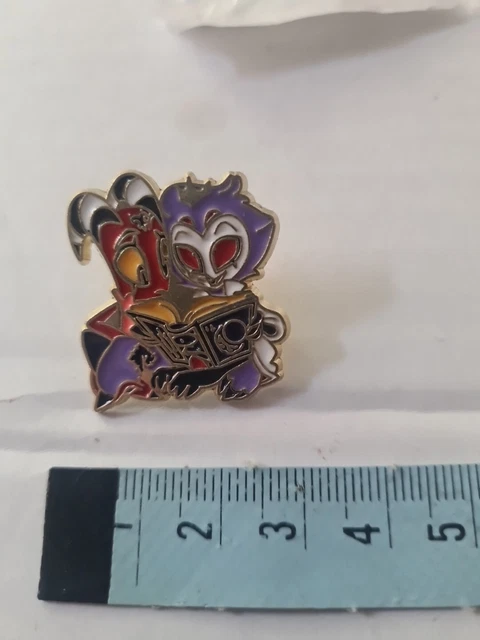 Pin's Métal émaillé Crâne Blanc & Rose Rouge - Badge Moto, Scooter, Biker - 27x30mm