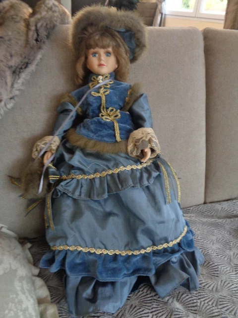 Poupée De Collection En Porcelaine (occasion, Vintage, Fait Main)