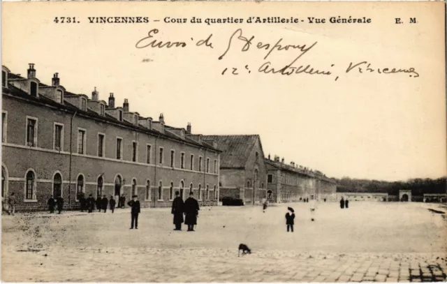 CPA Vincennes Cour du quartier d'Artillerie (1348893)