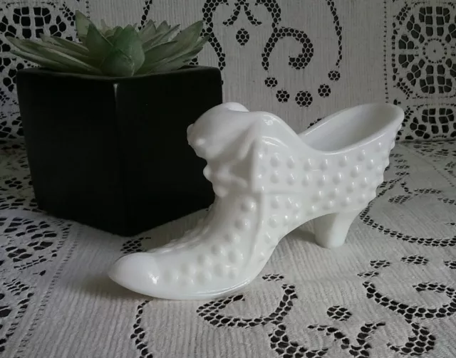 ⚘FENTON Milk Glass Hobnail Cat Slipper Shoe Ornament Vintage