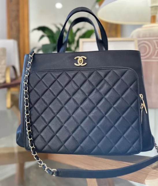Celebs Show Off a Staggering Bag Selection from Alexander McQueen,  Alexander Wang and Sophie Hulme - PurseBlog