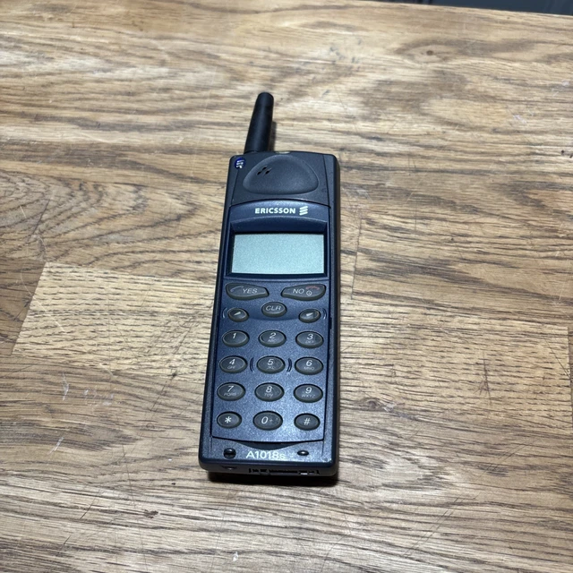 Téléphone Vintage Ericsson A1018s 1998 - GSM Débloqué 2G - Violet - À Recharger (batterie à Changer)