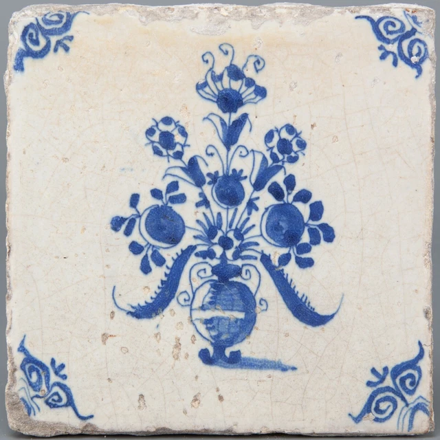 Nice Dutch Delft Blue tile, flowerpot, 17th. century.