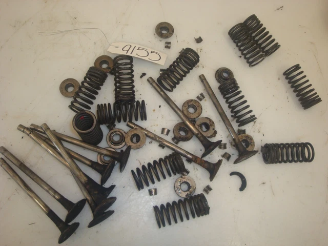 1969 Allis Chalmers 180 Diesel Tractor Valves Springs Retainers Etc.