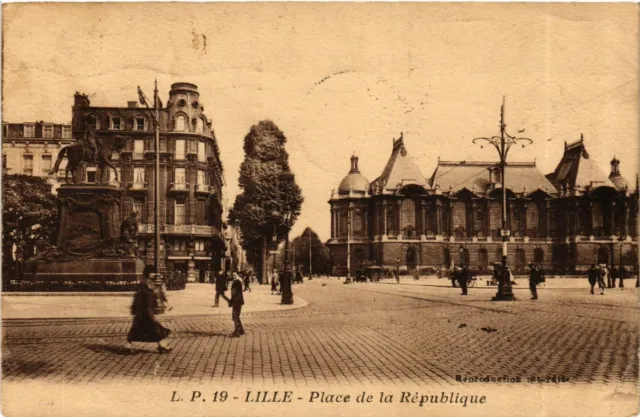 CPA LILLE Place de la République (983502)
